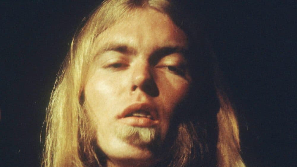 El nuevo tráiler revela detalles sobre la vida y carrera de Gregg Allman, una figura icónica del rock.