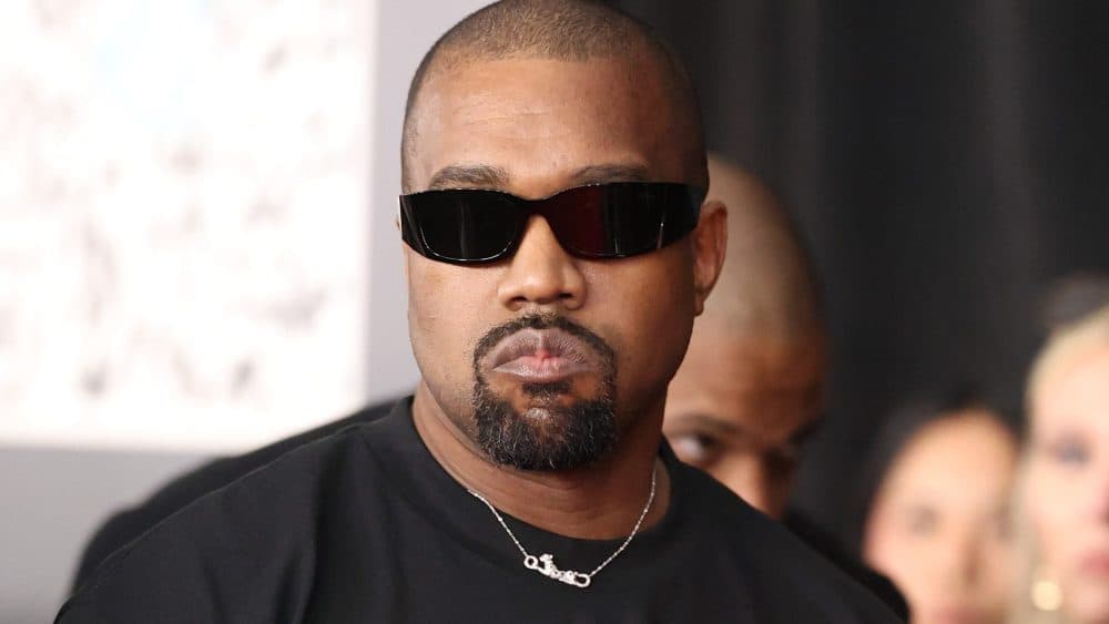 Kanye West, anticipando su gira en Estambul, recibe visto bueno para actuar en Países Bajos.