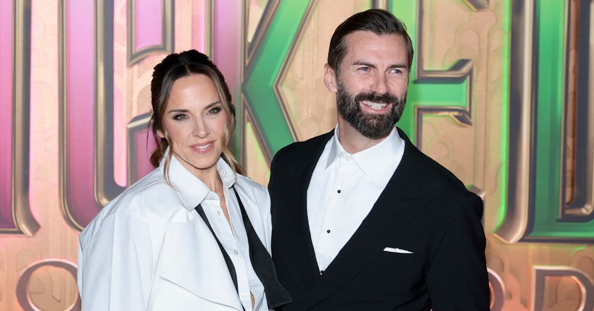 Mel C celebró su boda con Chris Dingwall, acompañada de sus compañeras de las Spice Girls y un vestido diseñado por Victoria Beckham.