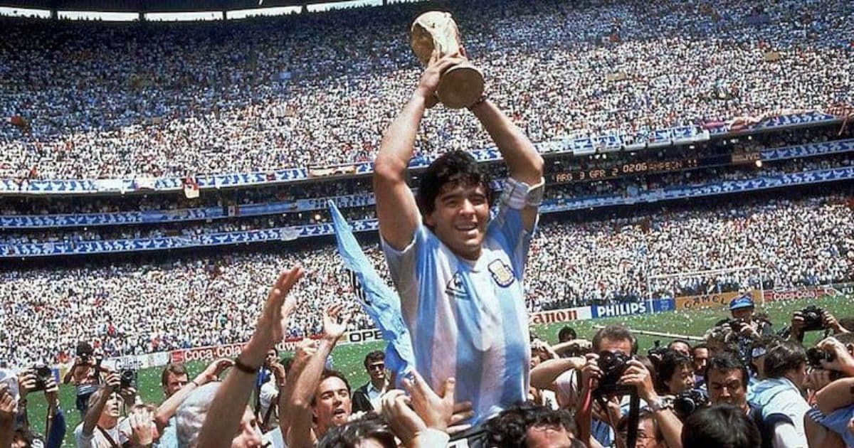 Desde la consagración de Pelé hasta las hazañas de Maradona, México ha sido testigo de grandes momentos futbolísticos.