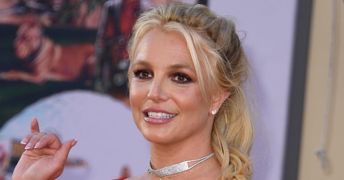 La productora Universal avanza en la biopic de Britney Spears al contratar a Liz Meriwether para adaptar su libro de memorias.