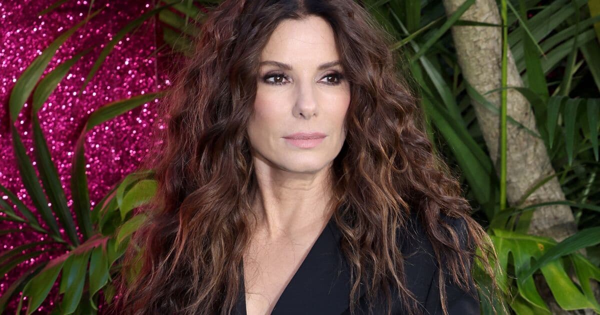 La actriz Sandra Bullock comparte su experiencia lidiando con la enfermedad de su pareja, Bryan Randall, quien falleció en 2023.