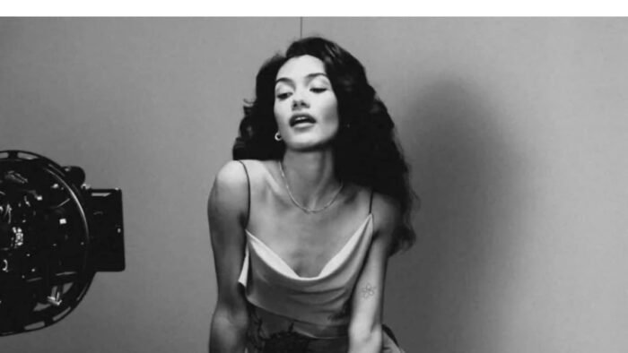 Analizamos la canción Man I Need de Olivia Dean y su profundo significado sobre el amor y la feminidad.