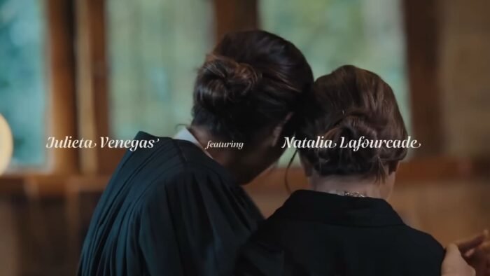 La colaboración entre Julieta Venegas y Natalia Lafourcade revive la nostalgia con su nuevo tema ranchero dedicado a la amistad.